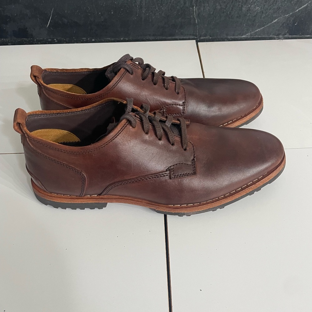 Timberland men’s leather casual/dress/work shoe size 10